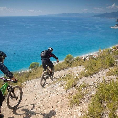 Hotel Casella Pietra Ligure Eksteriør billede