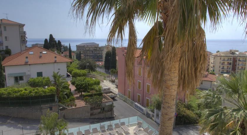 Hotel Casella Pietra Ligure Eksteriør billede